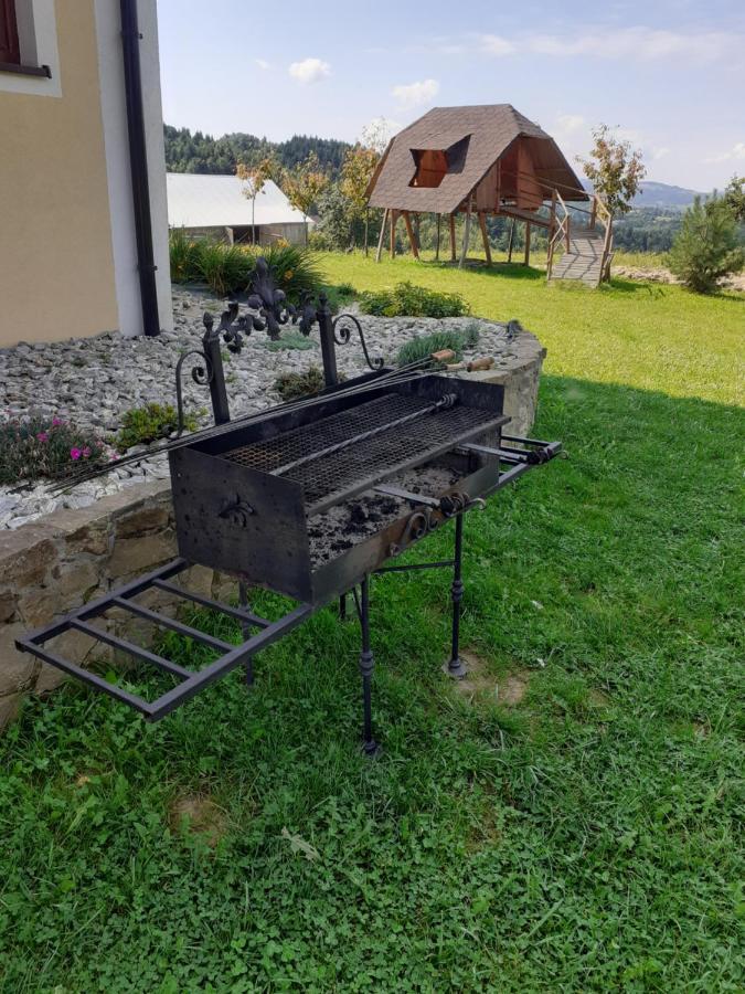 Dom W Okolicach Czchowa Wytrzyszczka Luaran gambar