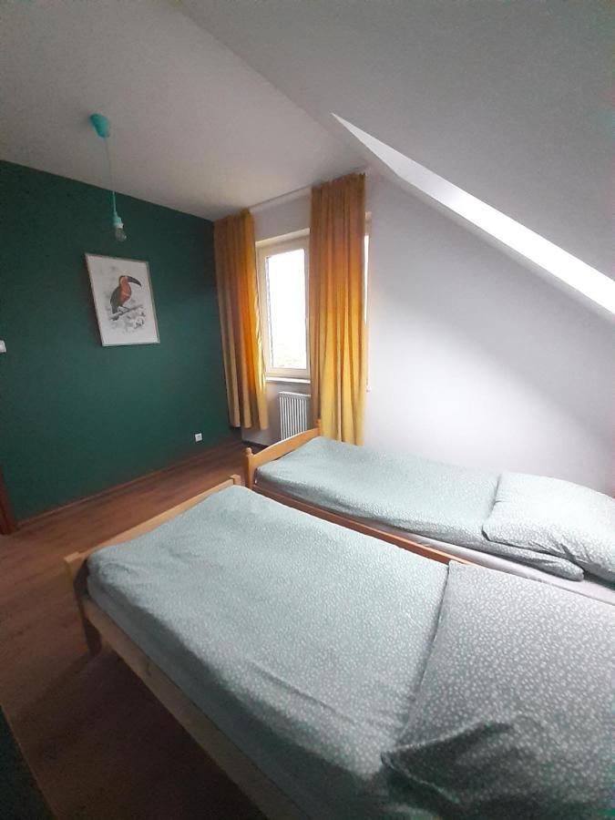 Dom W Okolicach Czchowa Wytrzyszczka Luaran gambar